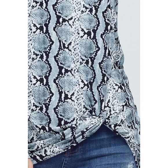 💙Snake Skin Print Off Shoulder Top - Picture 4 of 5